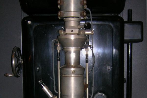 The 1st invented Electron Microscope